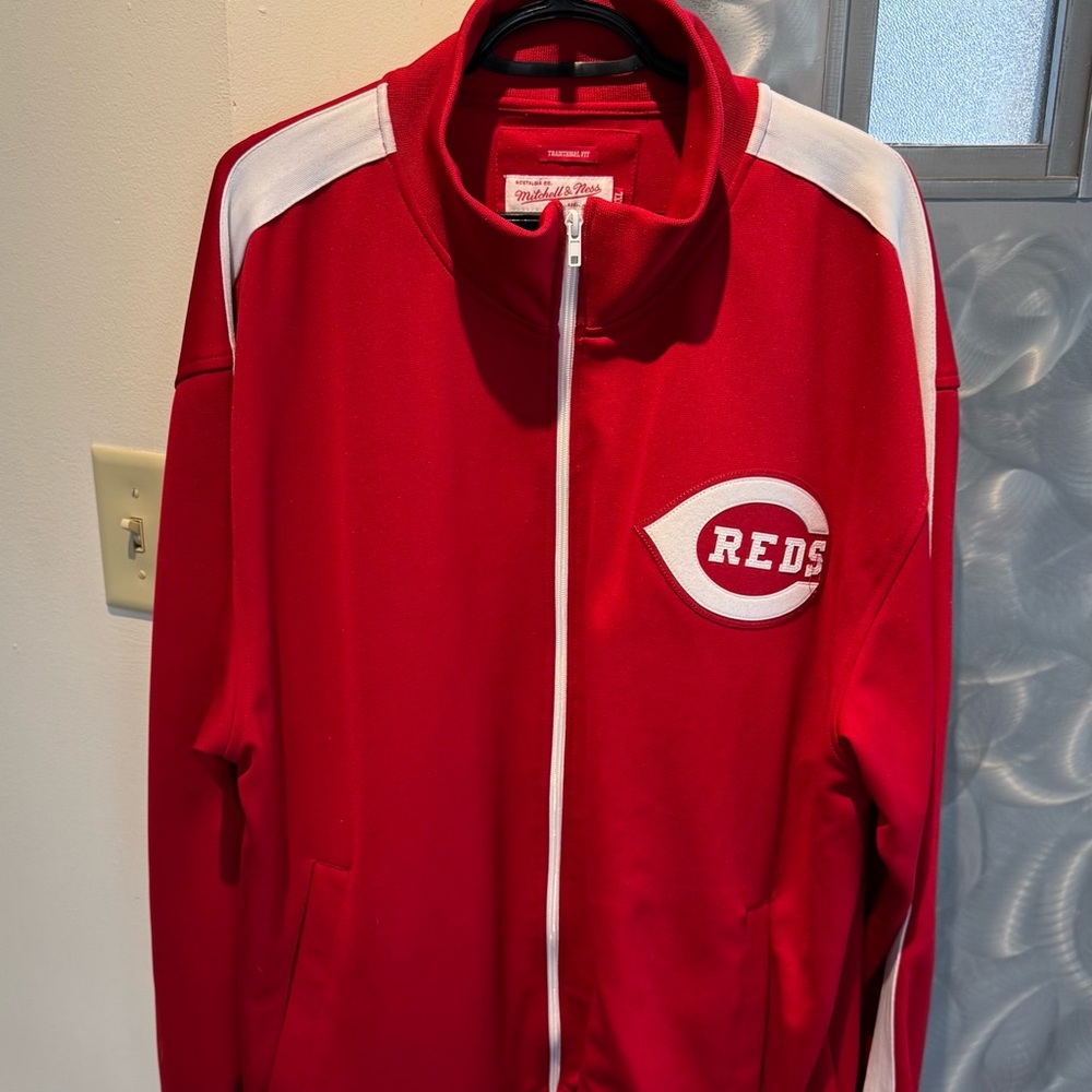 Cincinnati Reds Mitchell & Ness zip up jacket  great quality mens 3xl